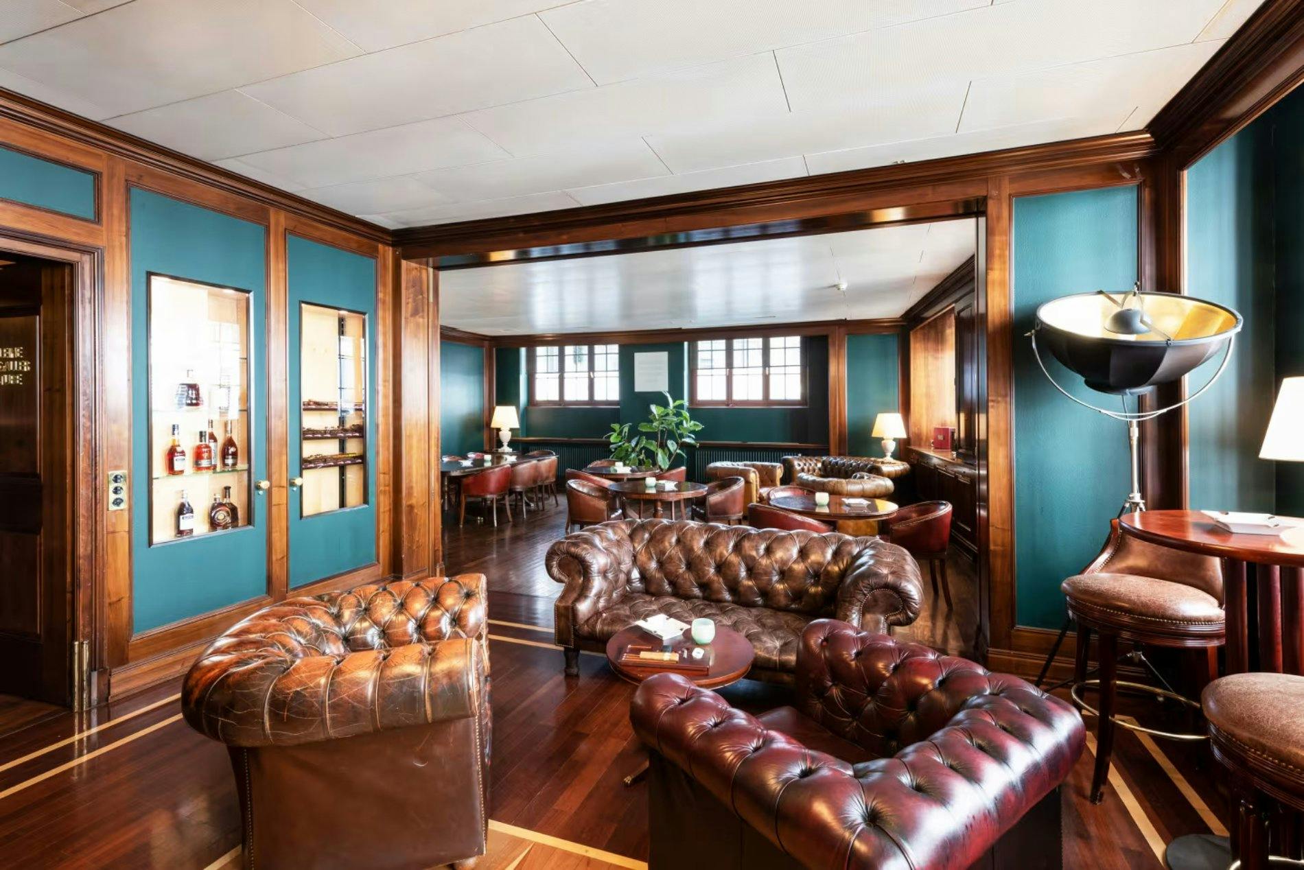 Luxus trifft Lage: Das Einstein St. Gallen liegt ruhig und zentral in der Altstadt. Mit Spa, Gourmetküche und stilvoller Bar bietet es den perfekten M...