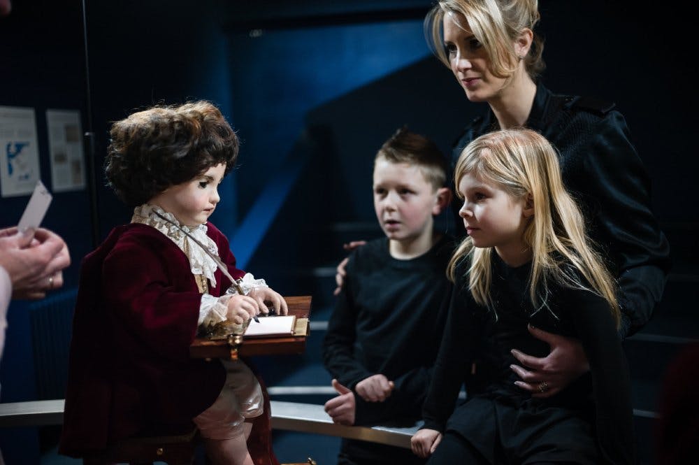 Le Musée d’art et d’histoire de Neuchâtel ravira quant à lui les fans de culture. Installé dans un bâtiment de style Renaissance, il propose une expos...