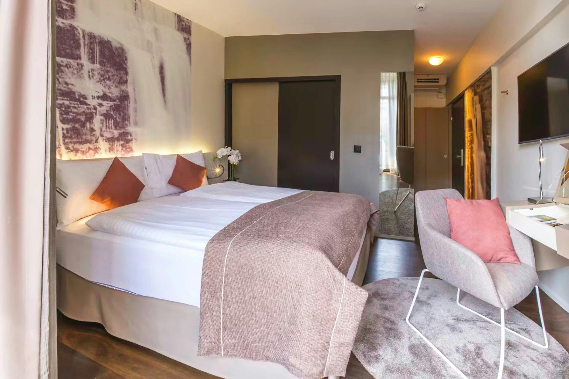 Zentral, charmant und mit Wasserfall-Vibes: Das Cascada Boutique-Hotel liegt mitten in der Luzerner Neustadt und überrascht mit kreativem Design, span...