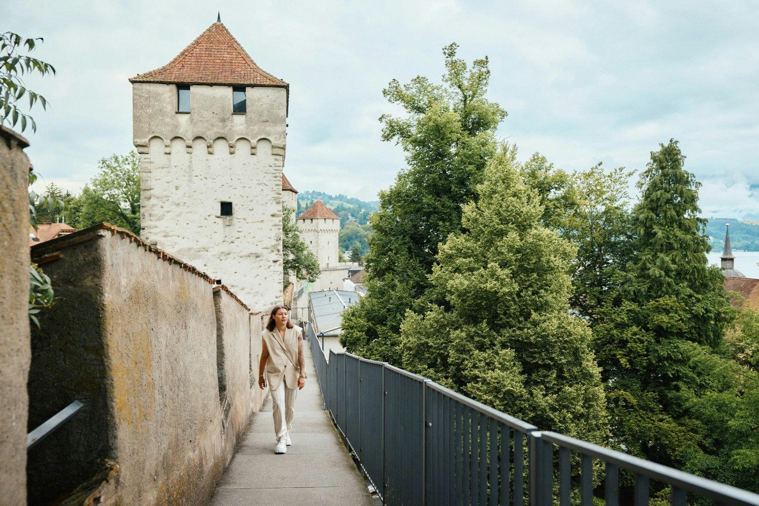 Museggmauer und Hof Hinter Musegg: Ramona empfiehlt einen Spaziergang entlang der alten Stadtmauer mit Aussicht und Abstecher zum Stadthof mit Alpakas...