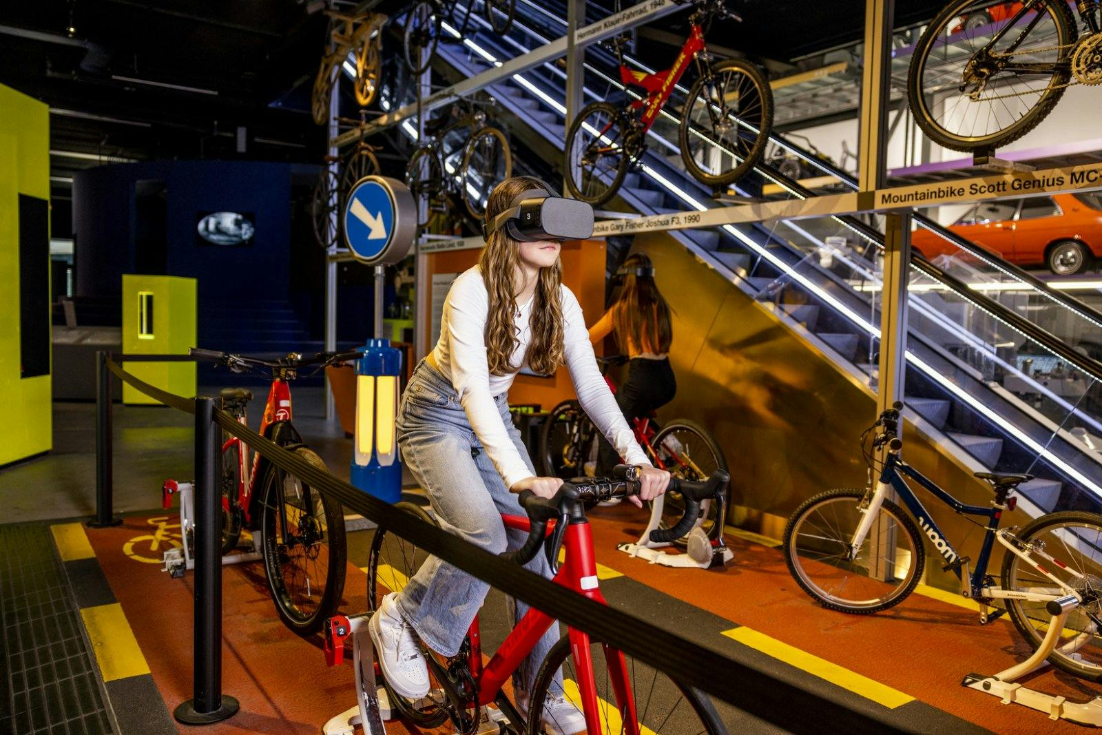 Verkehrshaus der Schweiz: Bahn, Bus, Flugzeug oder Rakete? Im meistbesuchten Museum der Schweiz wird Mobilität zum Abenteuer. Ideal für jedes Wetter u...