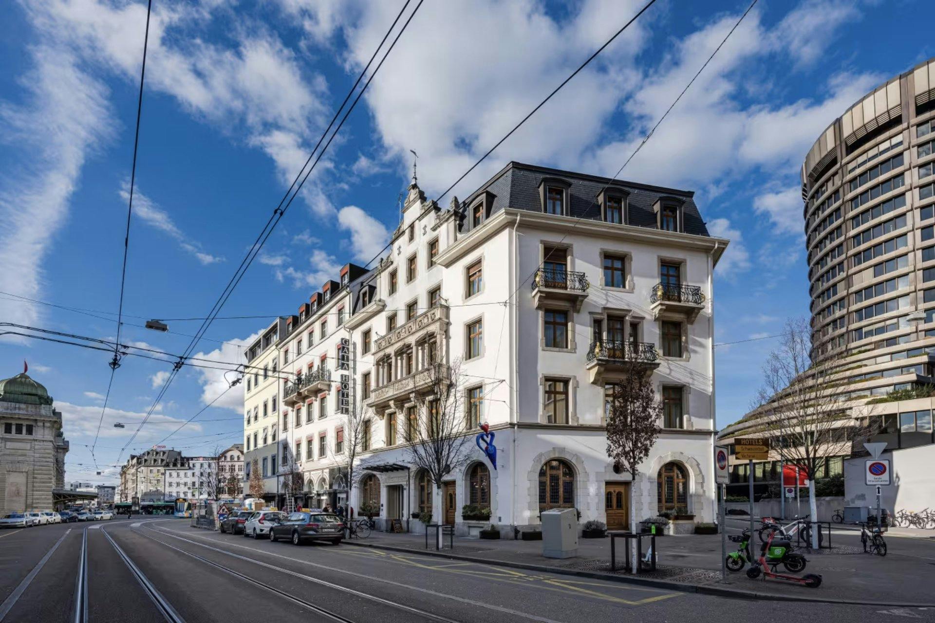 Gaia Hotel Basel: Bio, familiär und zentral: Das Gaia Hotel wird in vierter Generation geführt und liegt direkt am Bahnhof SBB. Minibar, Frühstück und...