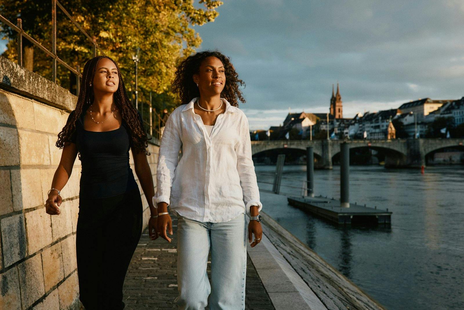 Ob Picasso, Borofsky oder Tinguely: In Basel begegnet Kunst einem oft dort, wo man sie nicht erwartet. Coumba empfiehlt den Kunstspaziergang am Rhein,...