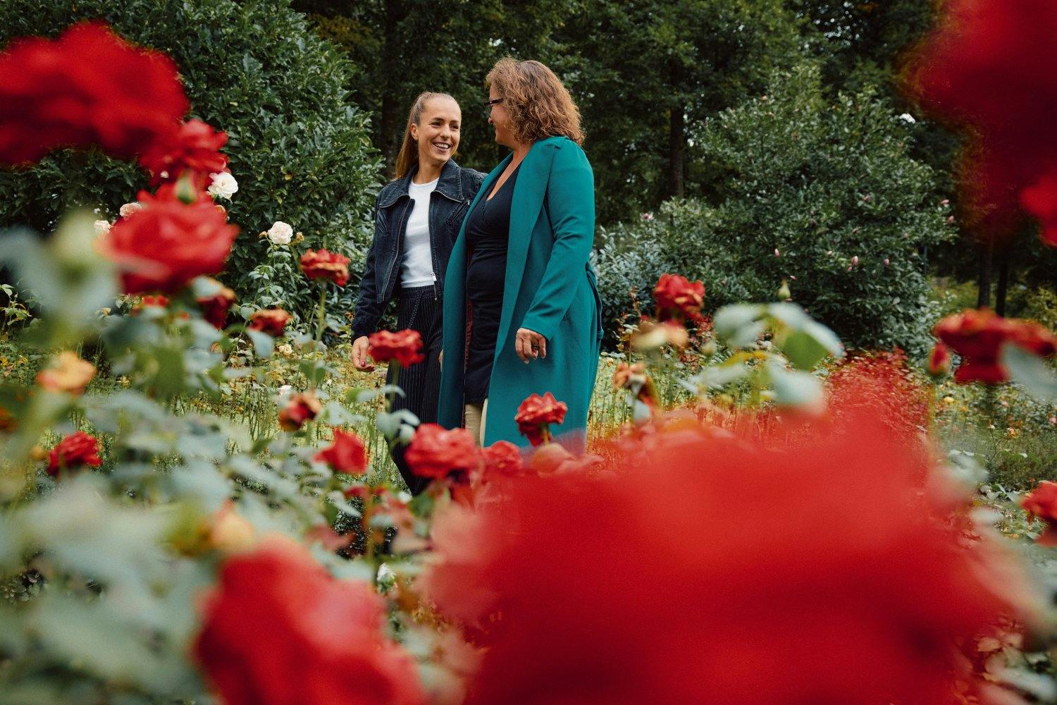 Für Lia ein Herzensort: Der Rosengarten bietet zu jeder Jahreszeit einen neuen Anblick – mit Weitsicht über die Altstadt und 250 blühenden Rosenarten...
