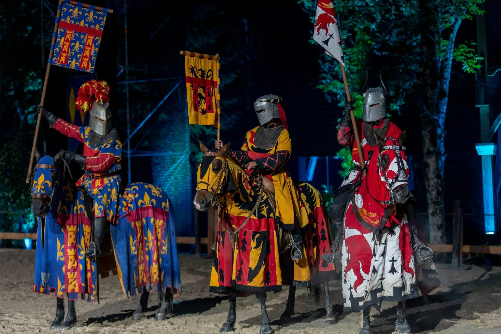 Ce sont plus de 20 heures de spectacles sensationnels qui t'offriront un véritable dépaysement grandeur nature.