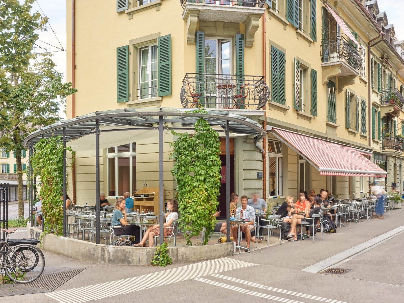 Restaurant Olympia: Reduziert aufs Gute. Im Olympia zählt, was auf dem Teller und im Glas steckt – ehrlich, geschmackvoll und fair produziert. Ein Ort...