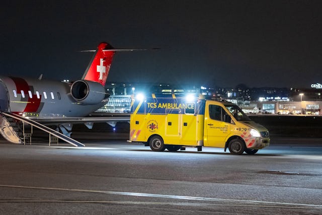Sécurité maximale: l’ambulance du TCS te conduit directement de l’aérodrome à l’hôpital suisse.