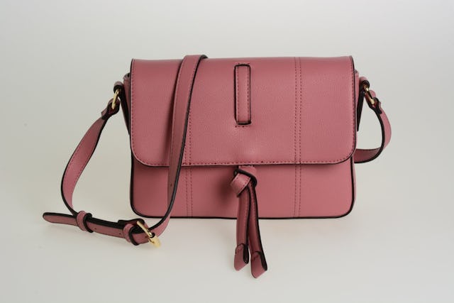 Fidèle compagnon: sac à bandoulière, 59 fr. 95 chez Coop City. Fidèle compagnon: sac à bandoulière, 59 fr. 95 chez Coop City.