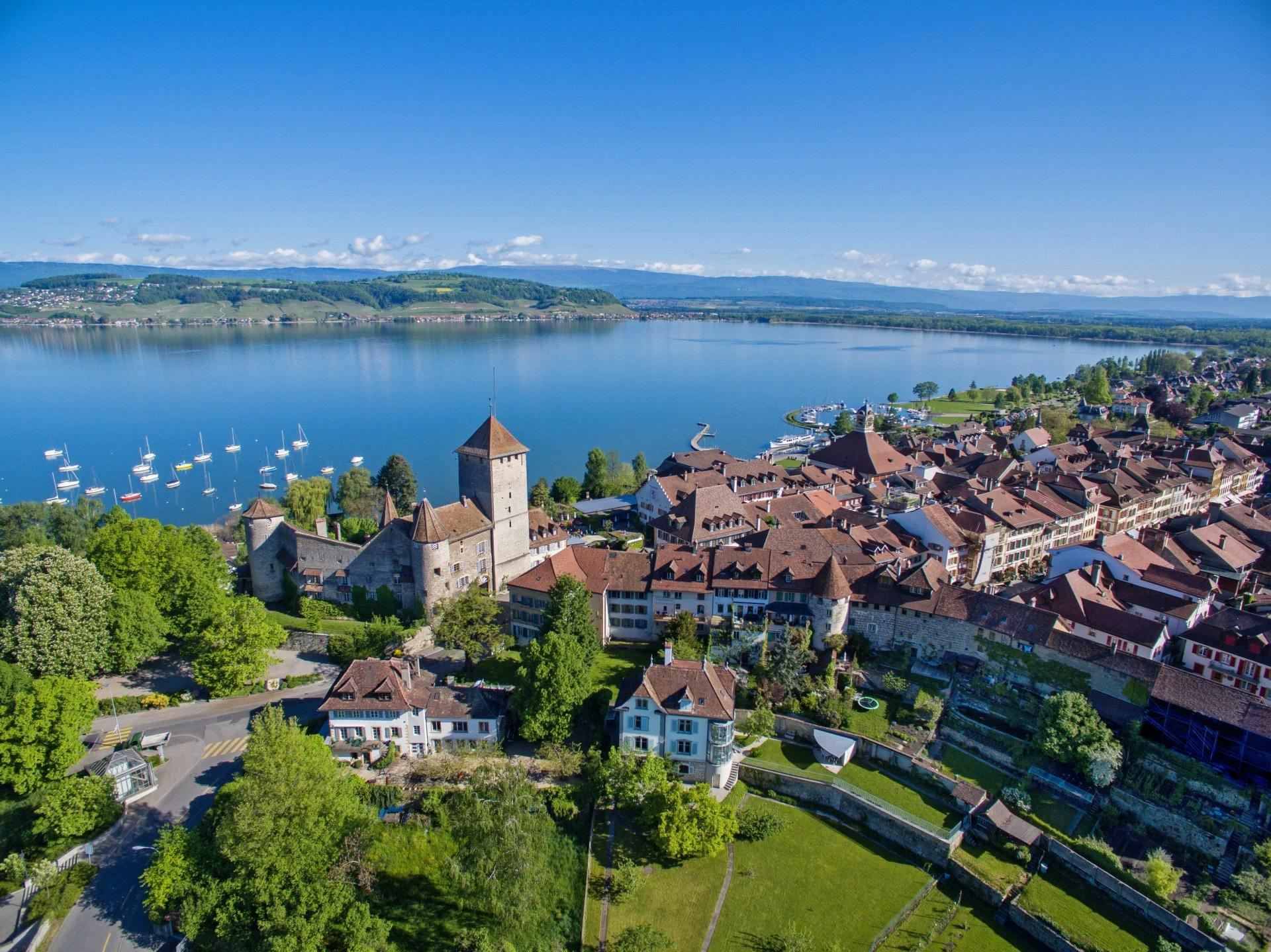 Velotour mit Aussicht und Abwechslung dem See, der Stadt und dem Gemüsegarten der Schweiz entlang.