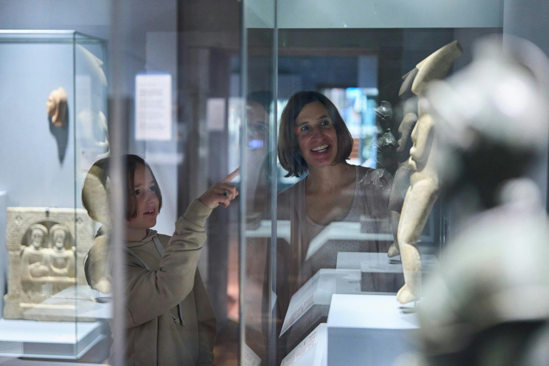 Genug von der frischen Luft? Kein Problem: Schaffhausen hat so einige interessante Museen zu bieten: Zum Beispiel das Museum zu Allerheiligen, das im...