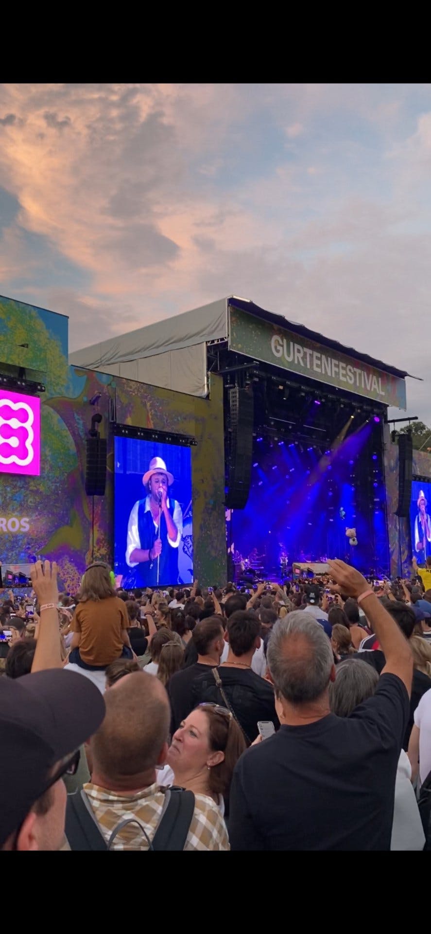 Jürg W.: Am Gurten Festival wollte ich den mühsam hochgeschleppten Rotwein geniessen. Leider fand ich dafür nur ein Plastikbecher. Beim Patent-Ochsn...