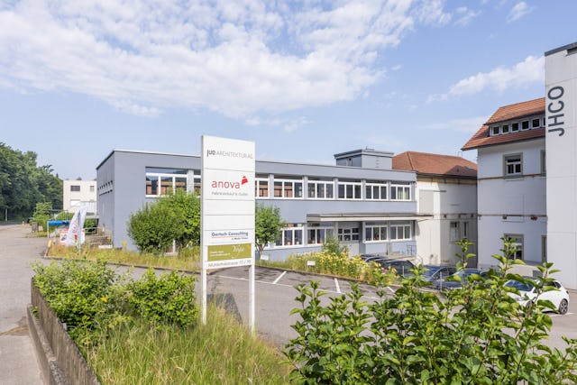 Im Anova Fabrikladen in Zofingen findest Du das gesamte Sortiment sowie weitere Hilfsmittel für ein gesundes, schmerzfreies Gehen und Stehen. Im Anova Fabrikladen in Zofingen findest Du das gesamte Sortiment sowie weitere Hilfsmittel für ein gesundes, schmerzfreies Gehen und Stehen.