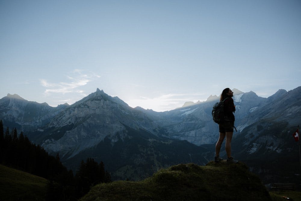 Randonnée avec vue sur les montagnes classées à l’UNESCO: l’Allmenalp séduit avec ses sentiers de randonnée variés.