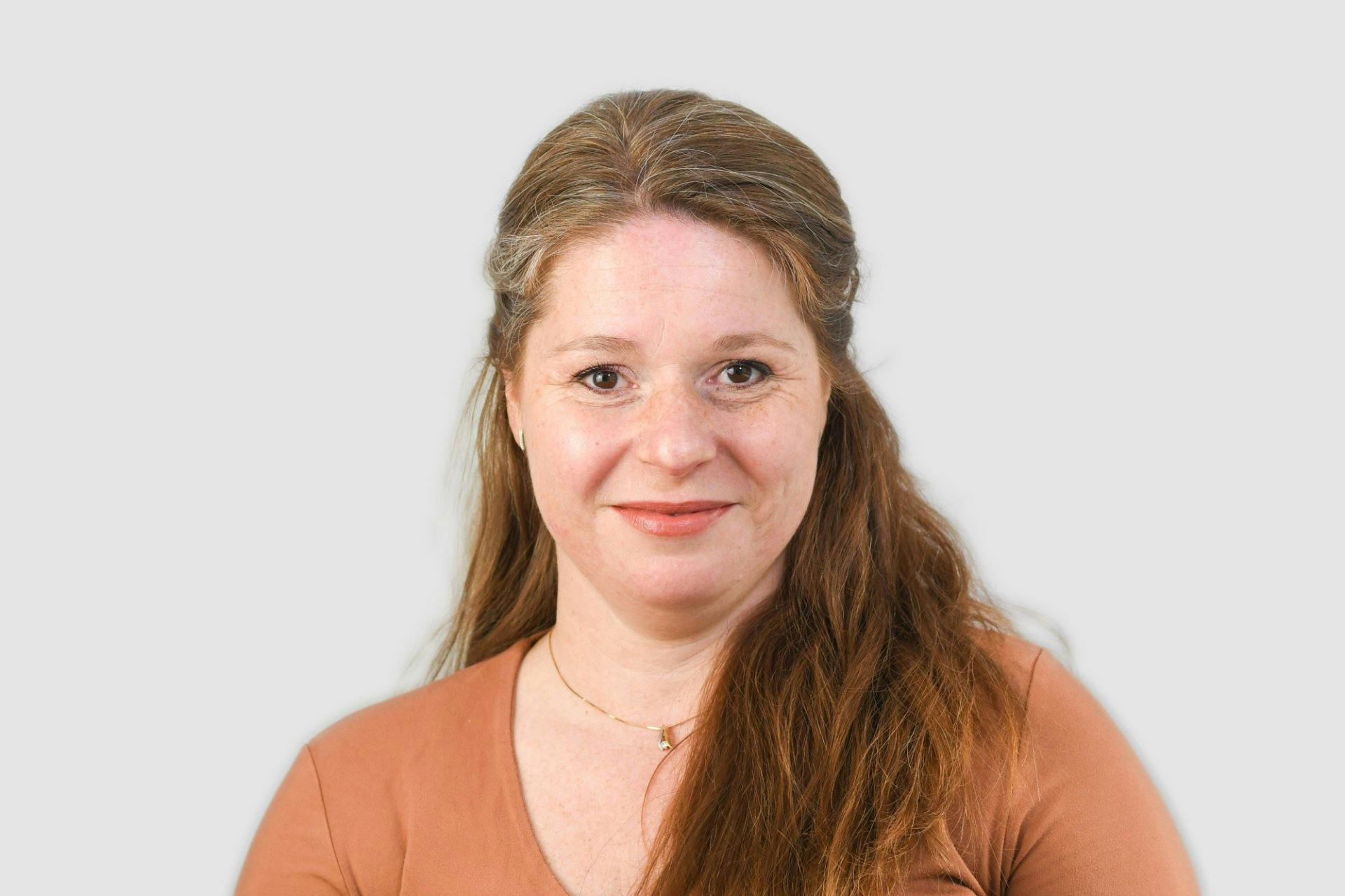 «Le bénévolat renforce la confiance dans l’être humain et donne de l’espoir.» Carine Fleury Bique dirige le Centre de compétences Bénévolat de la Croix-Rouge suisse.