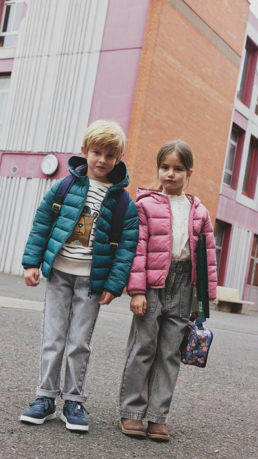 Leichte Kapuzen-Daunenjacken, -20 Prozent, 27.96 Franken statt 34.95 Franken.