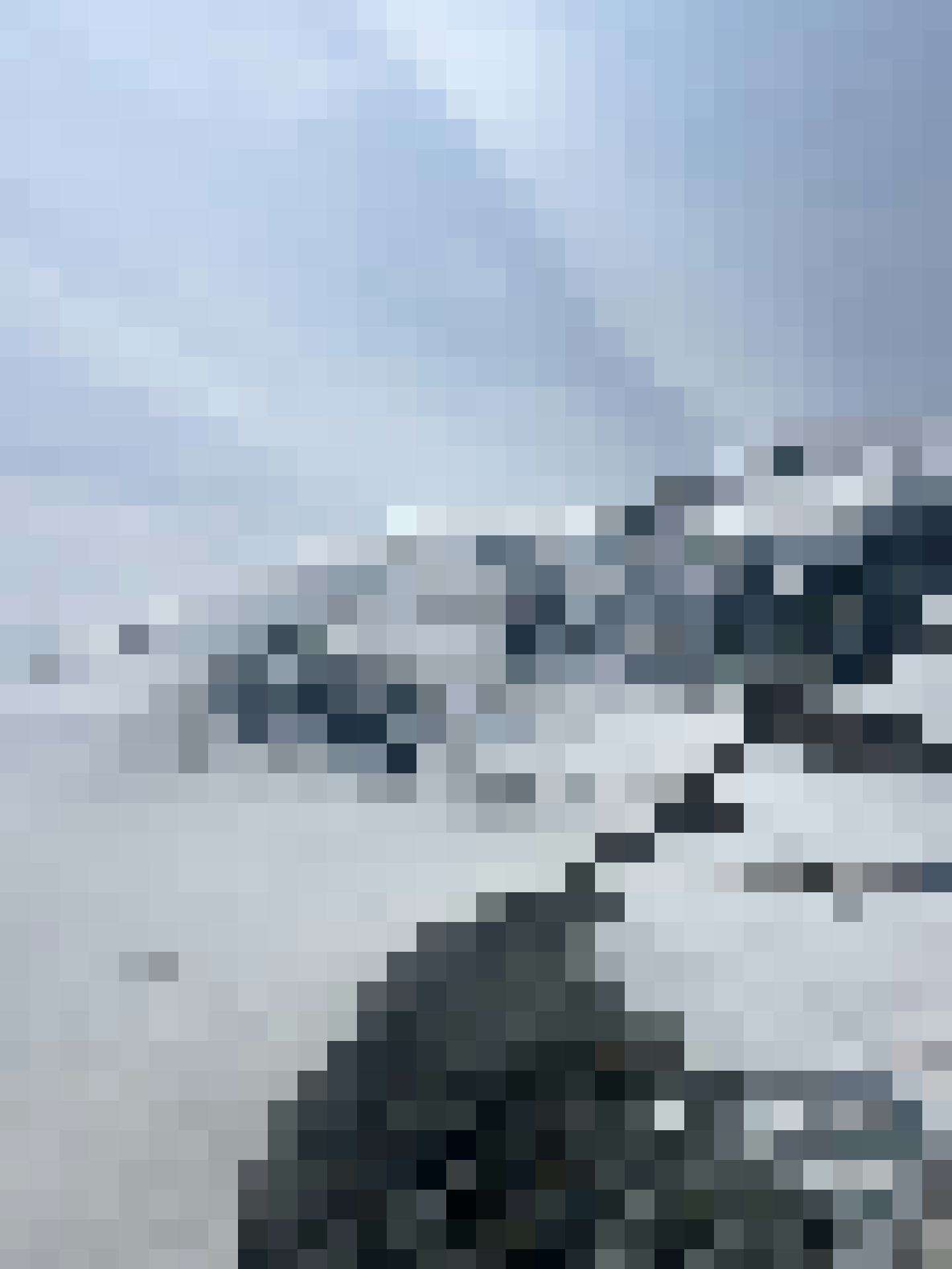 Unten im Tal ist es schon herbstlich, doch auf 3500 Meter über Meer liegt Schnee.
