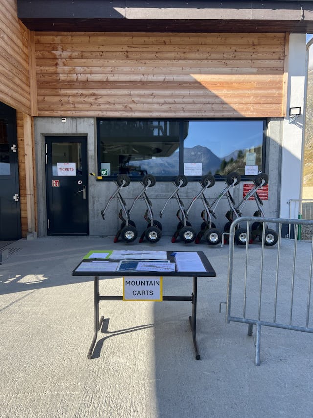 Les voilà: les nouveaux mountaincarts de la Saastal.