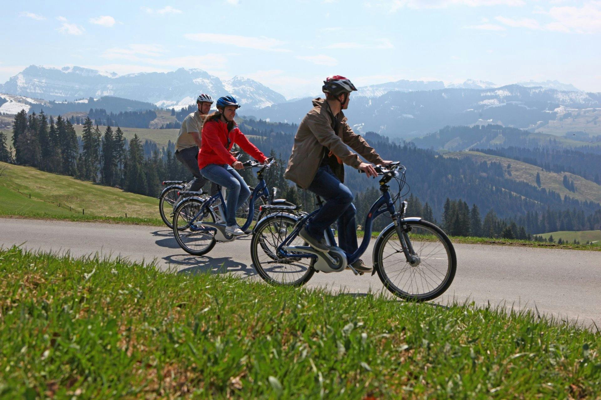 Spass auf zwei Rädern: Auf der Veloroute 777 begibst du dich auf die Spuren der Kambly Rohstofflieferanten.