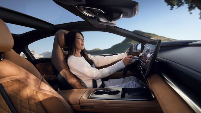 Dans l’habitacle de la toute nouvelle Mazda6e, le design épuré crée un espace de sérénité pour davantage de concentration au volant.