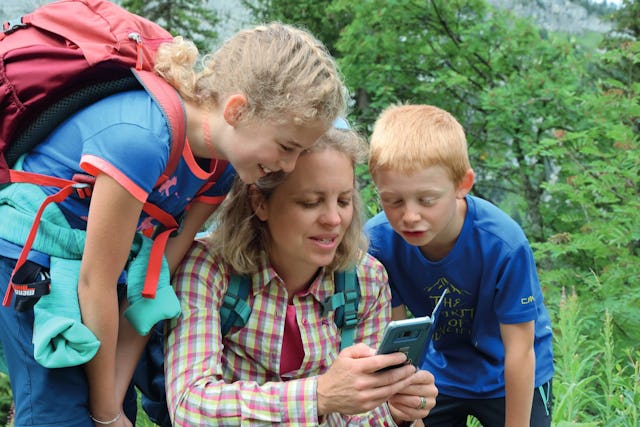 Mit der App auf Jodelkurs: Auf dem GrimmiJutz-Weg wird das Wandern zum musikalischen Familienabenteuer.
