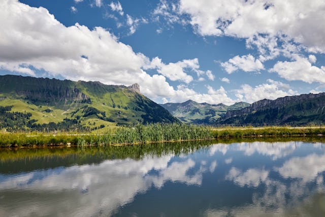 Idyllisch wandern mit Aussicht: Der FoodTrail führt dich durch die Hügelwelt der UNESCO Biosphäre Entlebuch.