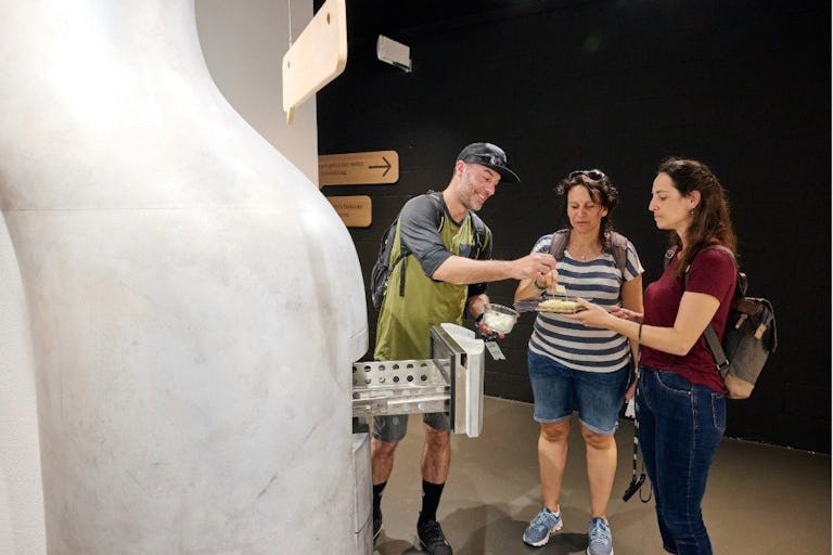 In der Bergkäserei Marbach gibt es Spezialitäten aus Kuh- und Büffelmilch zu probieren. Hier wurde auch der erste Büffelmozzarella  der Schweiz herges...