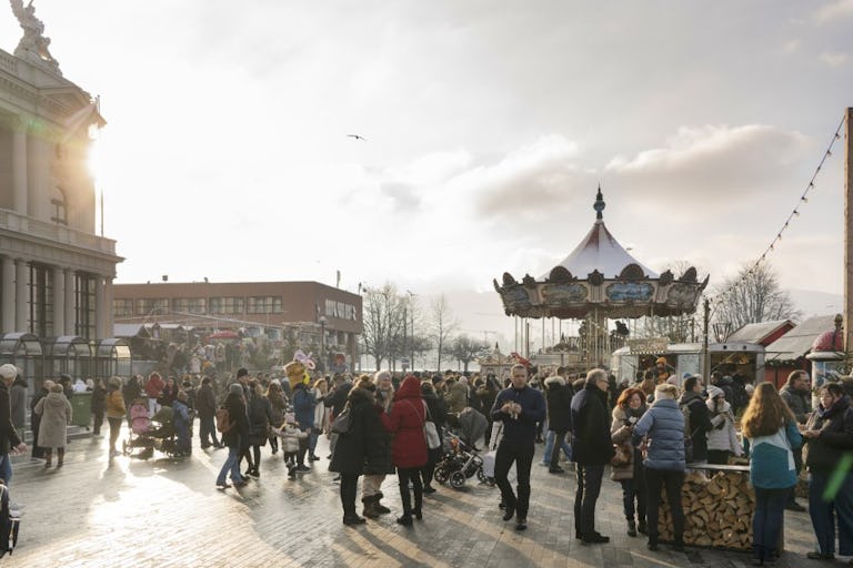 Al «Wienachtsdorf» di Zurigo ce n’è davvero per tutti i gusti! Tra specialità tradizionali, delizie a base di formaggio e prelibatezze provenienti da...
