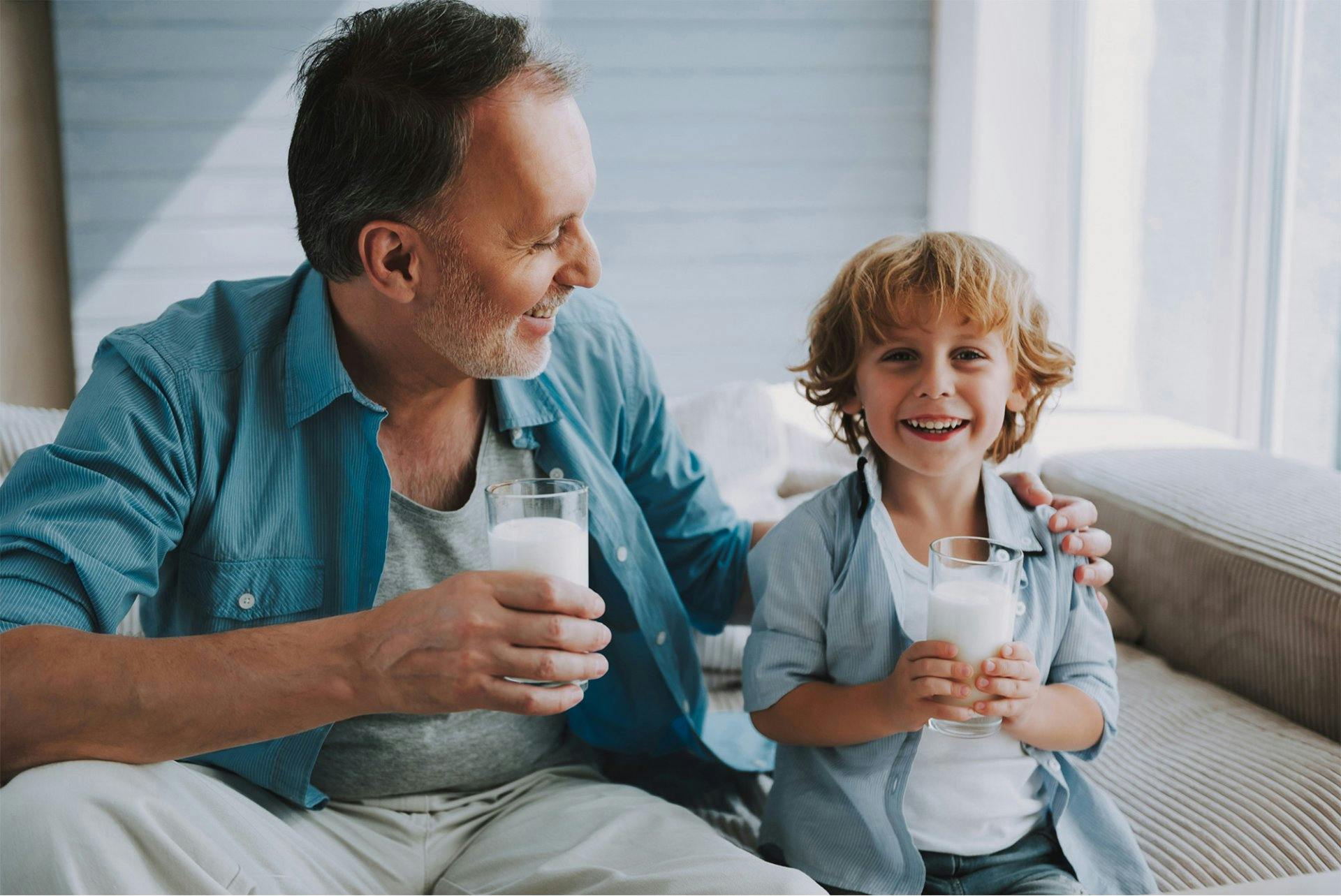 Le lait contient des nutriments qui renforcent nos os, quel que soit notre âge.