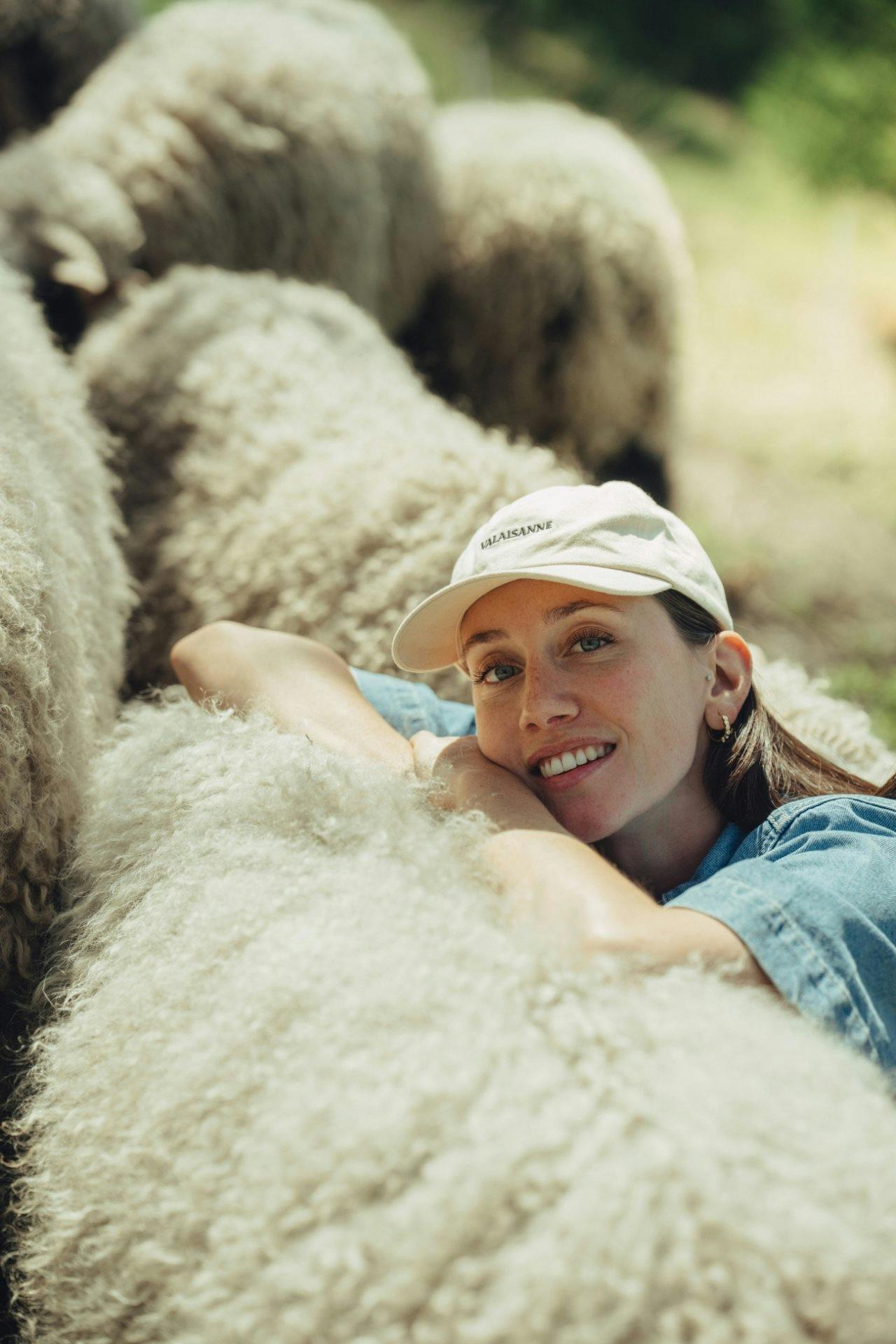 Quitte la morosité quotidienne pour le Valais: les bières Valaisanne te font sortir de ta routine.