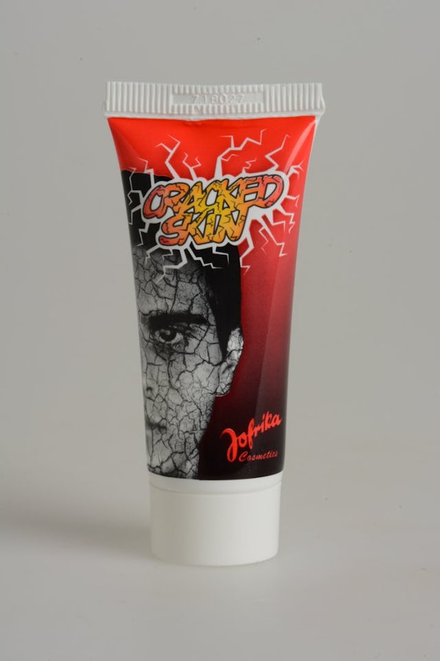 Frippé: Cracked Skin, 
5 fr. 95, 
chez Coop City