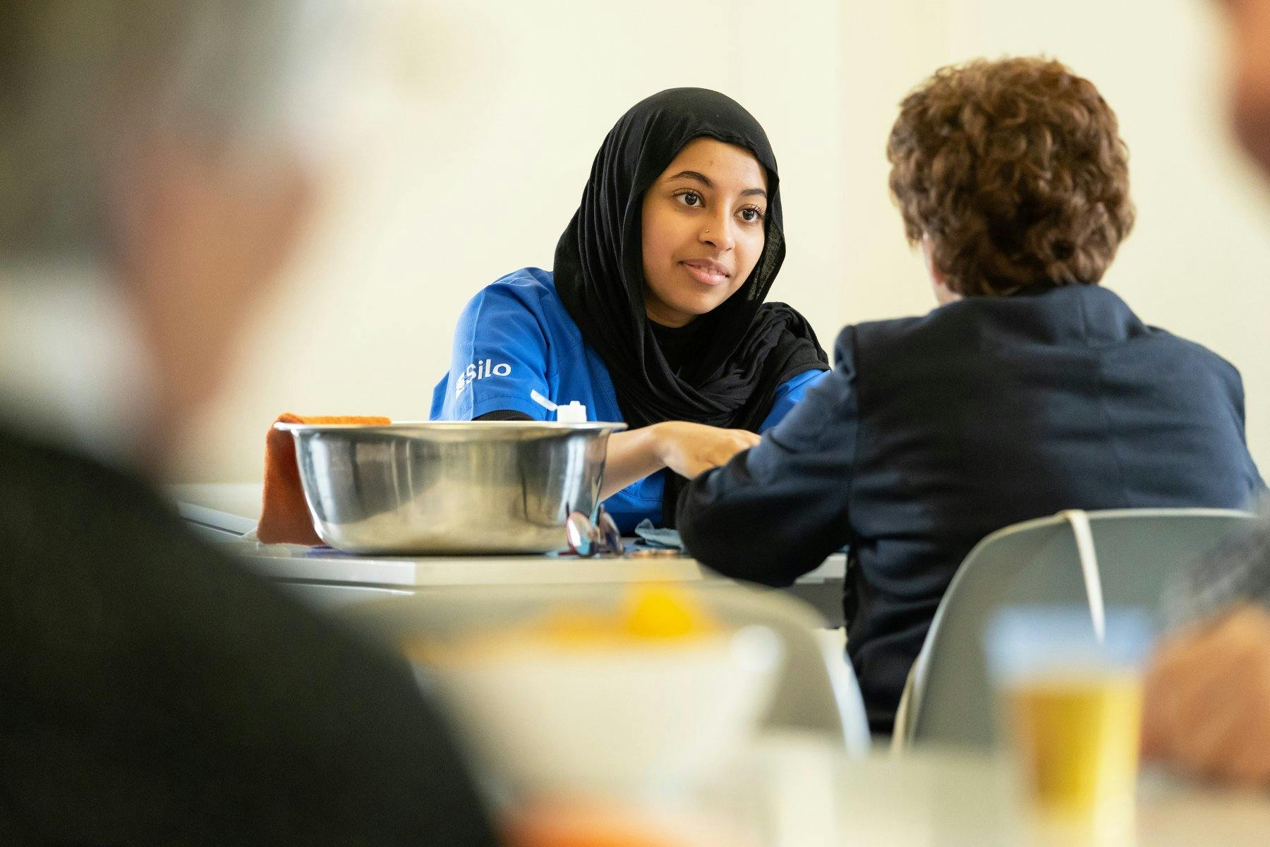 Pour les ASSC, la formation de 3 ans conduit à l’obtention d’un certificat fédéral de capacité (CFC) avec ou sans maturité professionnelle intégrée.