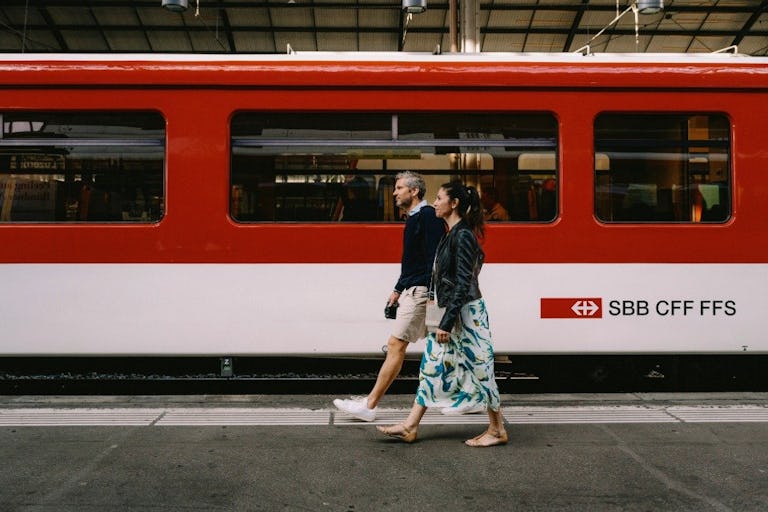 Mit der Gästekarte von der kostenlosen Nutzung aller Busse und Bahnen innerhalb der Zone 10 des Stadtnetzes Luzern profitieren.