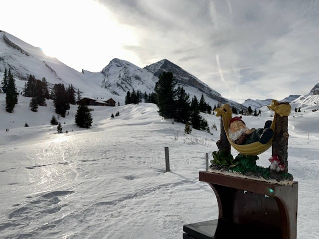 Zwerge im Winterschlaf? Auf dem kinderfreundlichen Rundweg bei Sunnbüel gibt es sie zu entdecken.