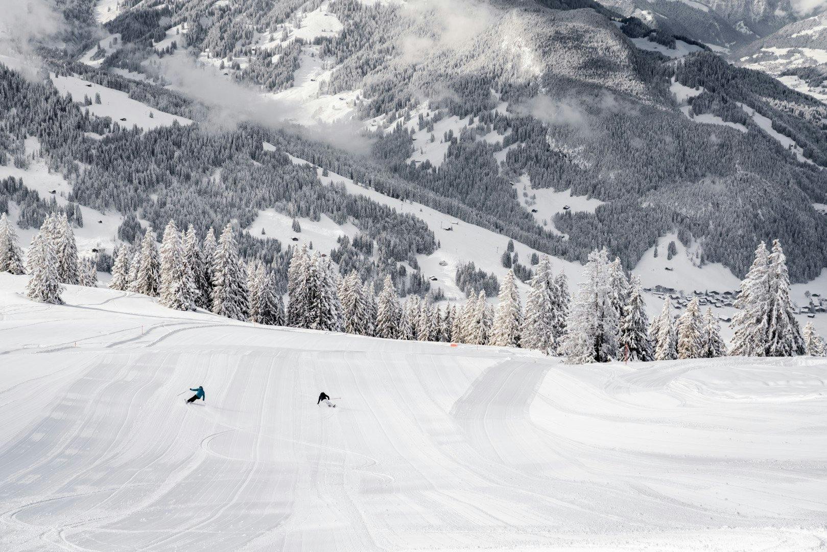 In Gstaad kommst du mit einem Pistenvergnügen von 1000 bis 3000 Meter über Meer voll auf deine Kosten.