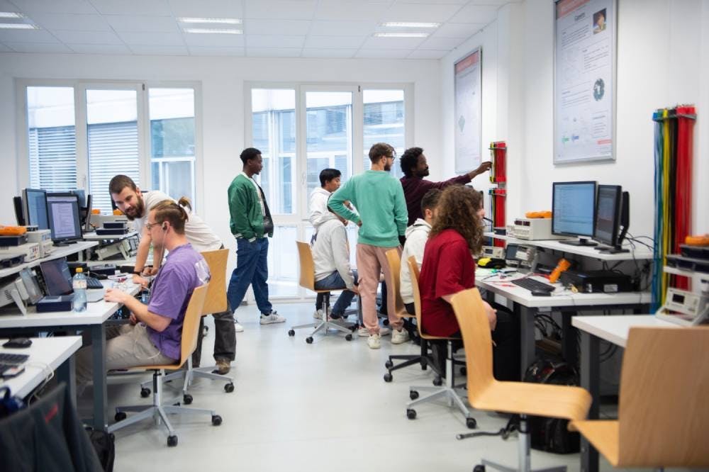 Microtechniques – Cours de programmation de microcontrolleurs.