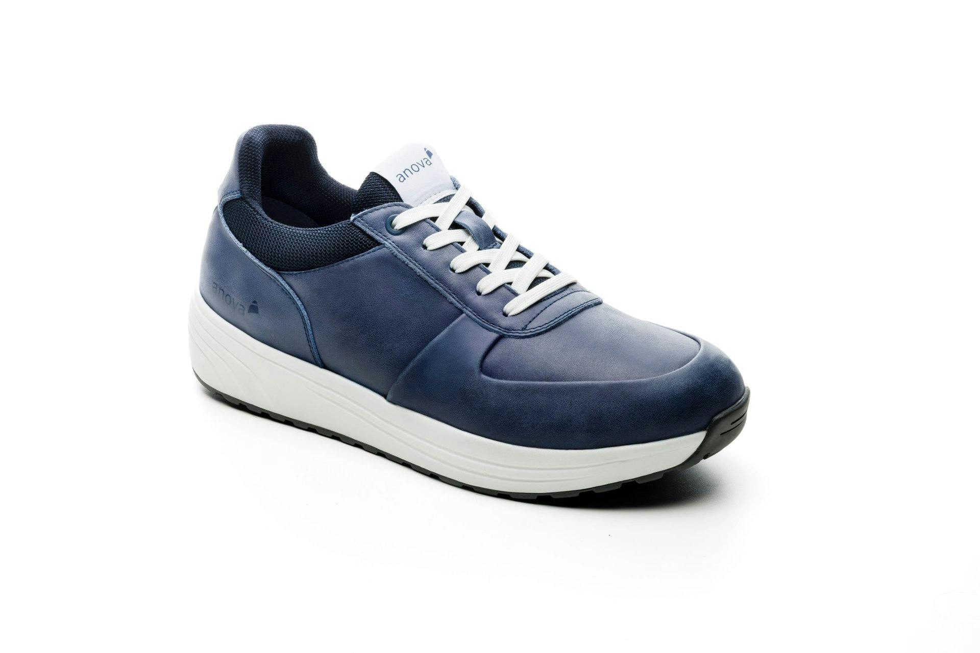 Der attraktive Leder-Sneaker in Dunkelblau: Carlo 2 Navy