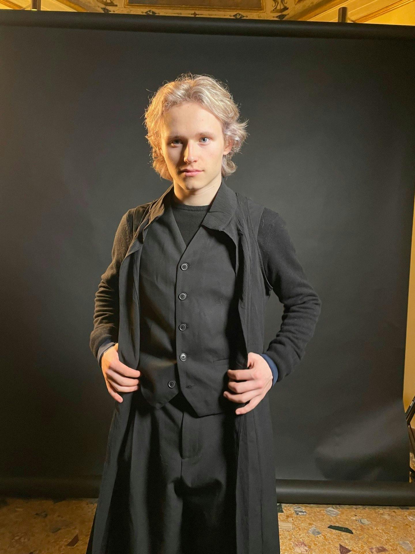 Ein weiteres bekanntes Gesicht war der US-amerikanische Eiskunstläufer Ilia Malinin, der seine Mutter zum Event mitbrachte.