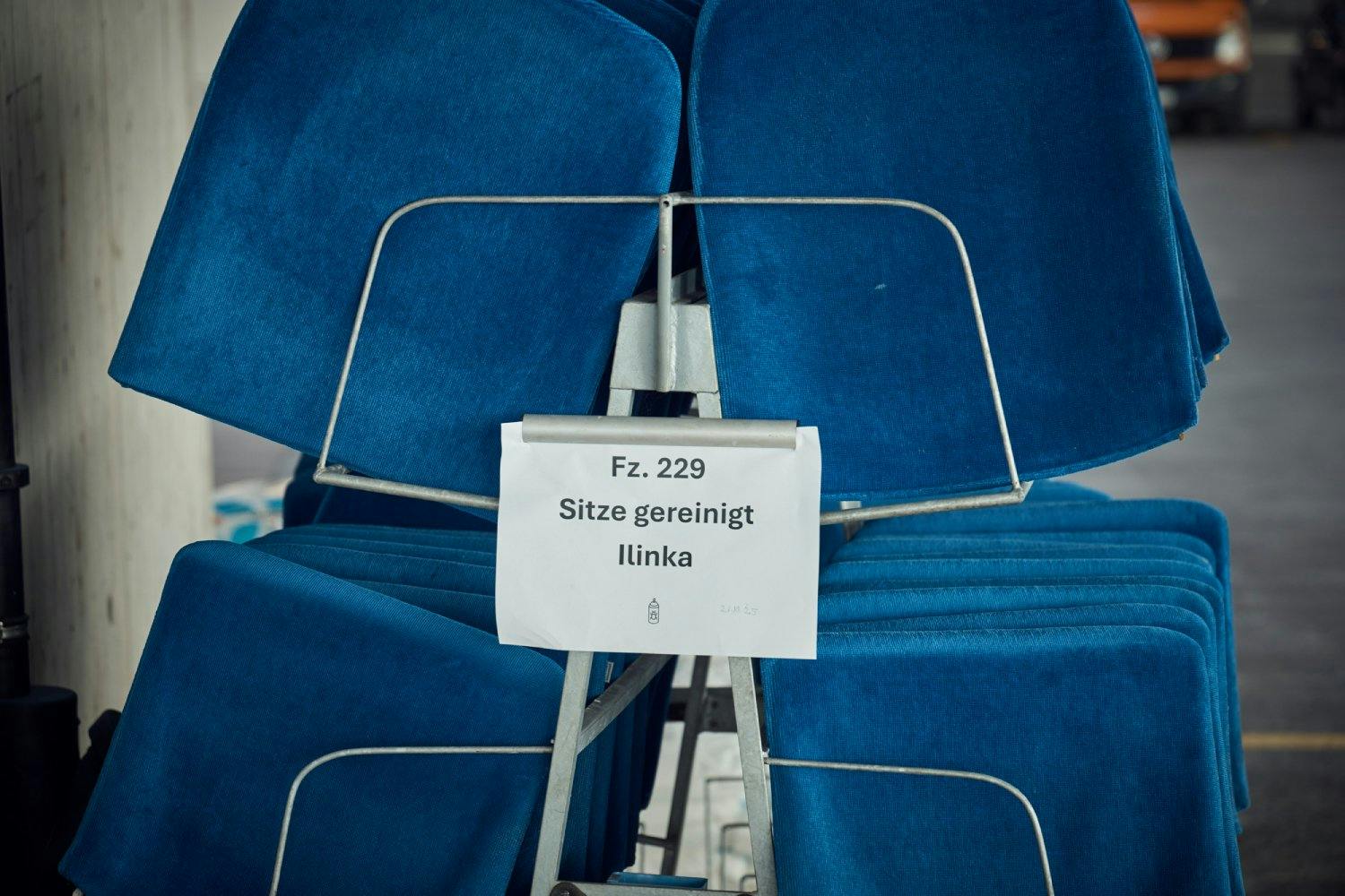 ... et le nettoyage des sièges, tout se fait au dépôt.