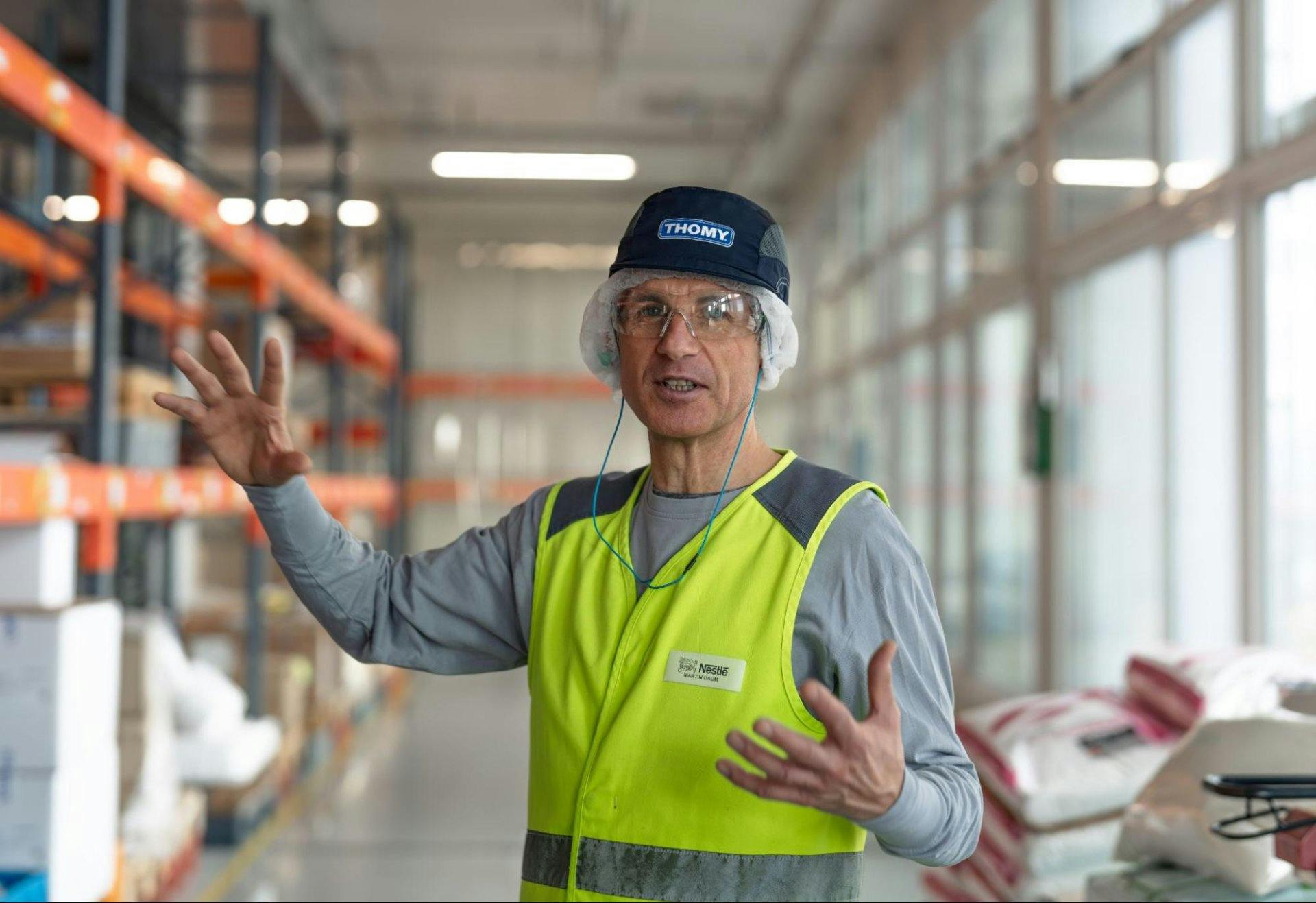 Le directeur de l’usine, Marius Thomas Zaun, se dit bouleversé par l’incident et craint que la célèbre mayonnaise THOMY ne devienne bientôt un simple souvenir.