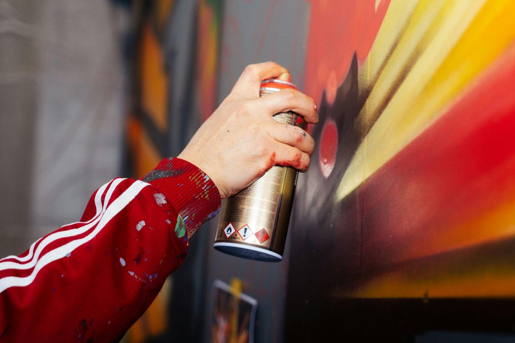 Präzise Linien und leuchtende Farben.