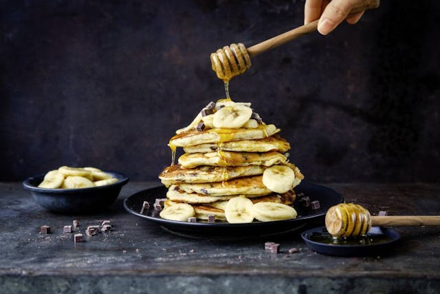 Hier findest du das Rezept für die Schoko-Pancakes mit Honig-Bananen. Hier findest du das Rezept für die Schoko-Pancakes mit Honig-Bananen.