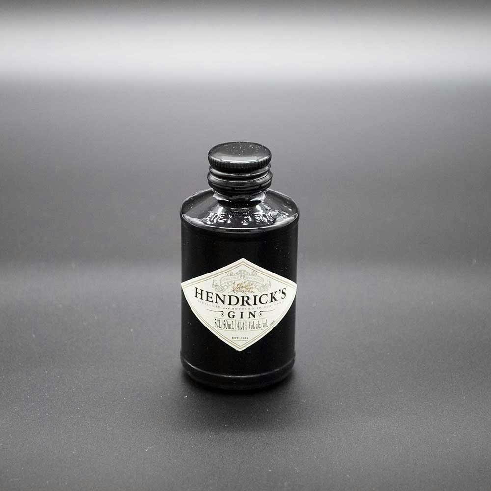 DER Gin der die Welt veränderte. Mit Hendrick’s kam nicht nur die Gurke ins Glas, sondern alle begannen Gin zu geniessen.