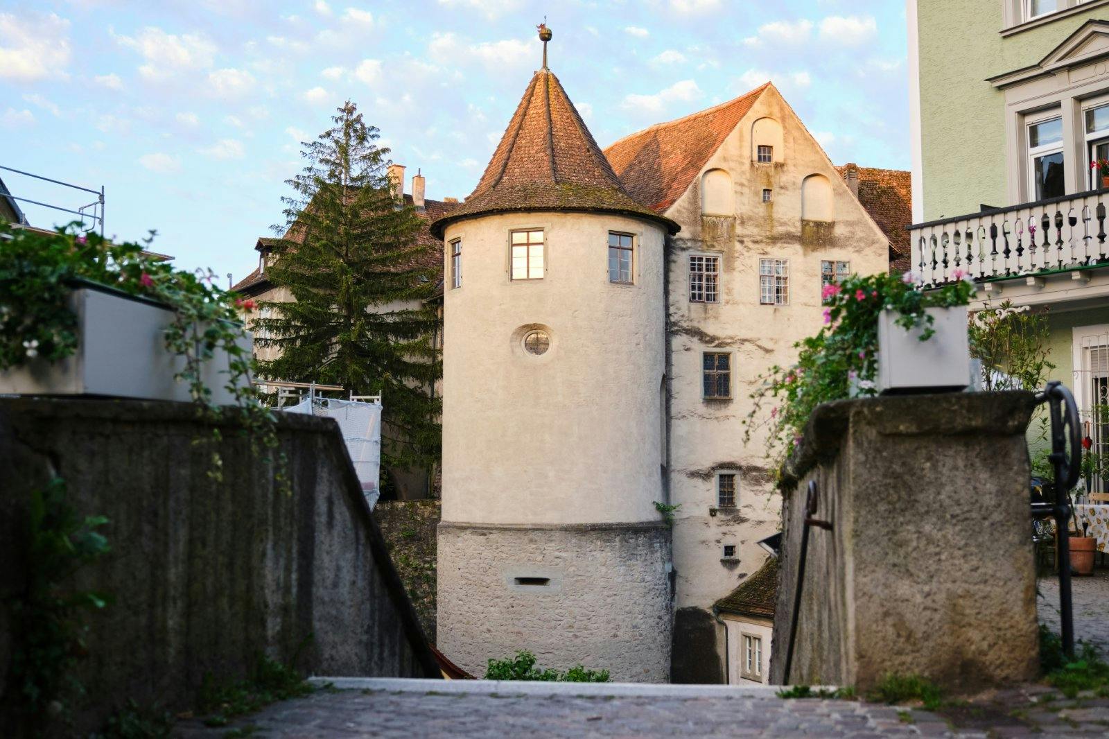 Autre possibilité: rester dans le train jusqu’à Constance et traverser le lac pour te rendre dans la jolie petite ville de Meersburg. À toi de choisir...