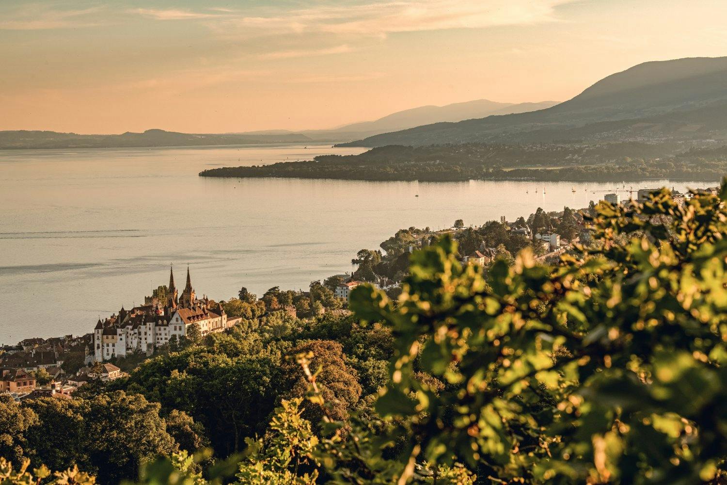 Découvre de magnifiques excursions automnales dans la région Jura & Trois-Lacs et à Bâle.