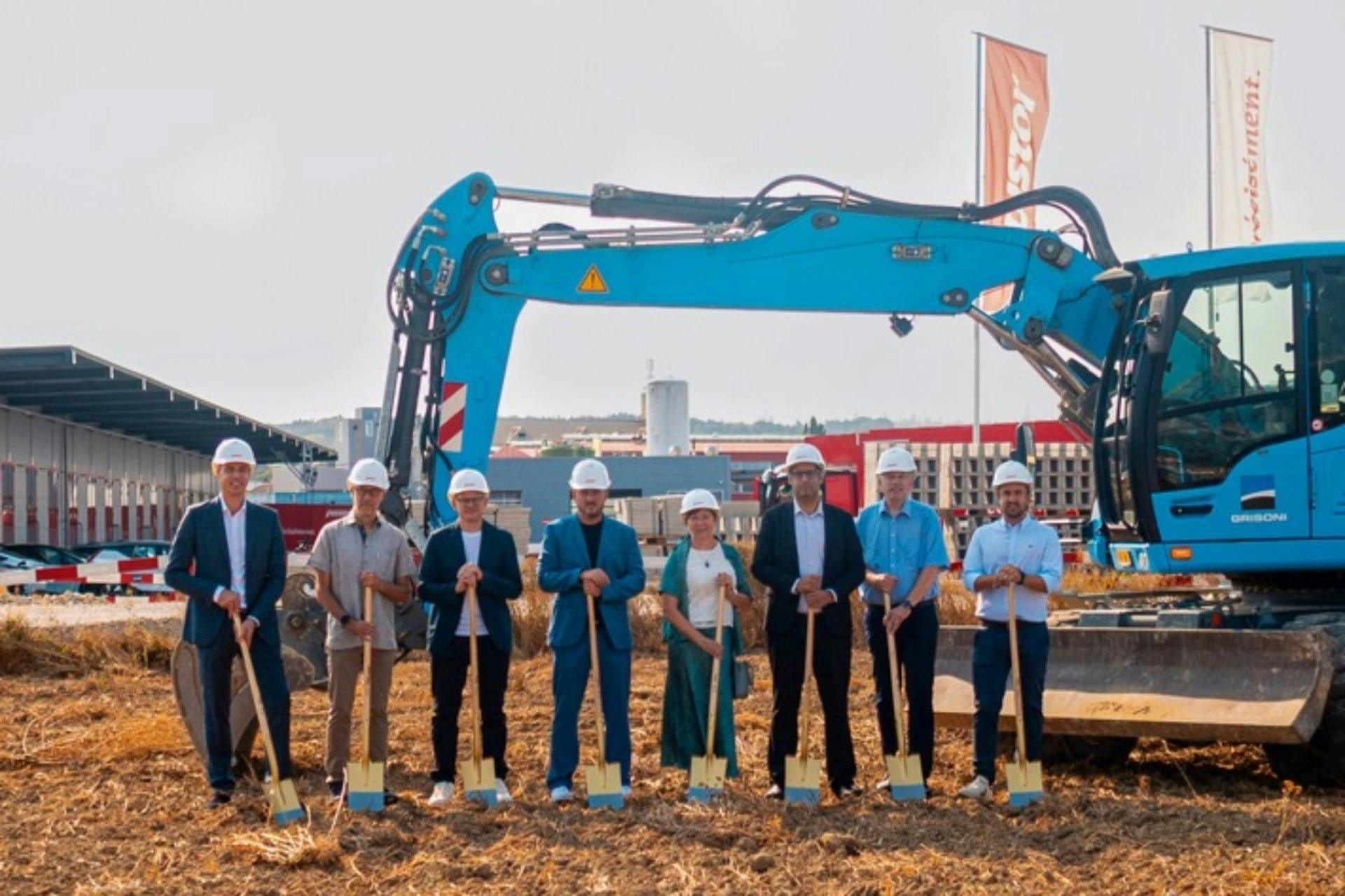 Six nouvelles rampes pour camions avec raccordement ferroviaire verront le jour et les surfaces logistiques seront agrandies. Le premier coup de pioche vient d'être donné.