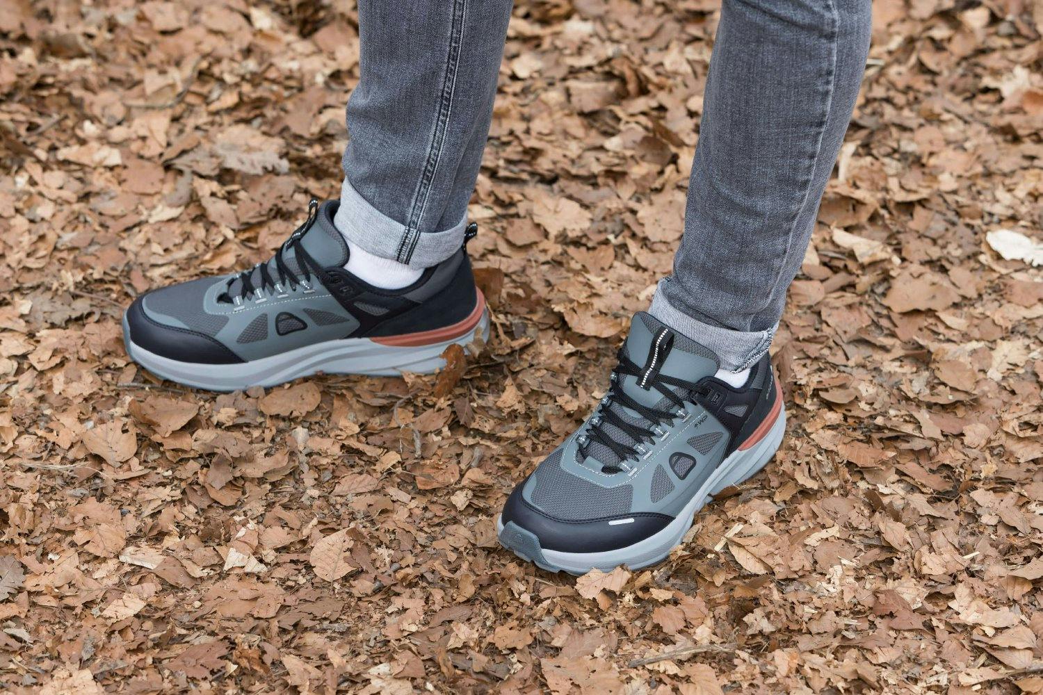Auch diese Variante besticht: «Flow Trail Grey/Black» in dunkleren Farben.