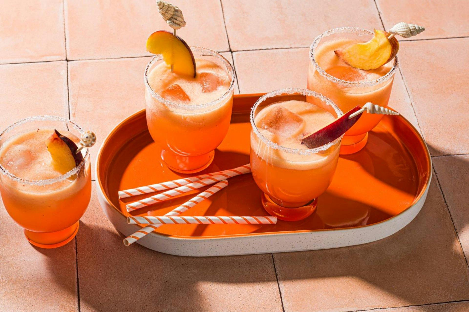 Pfirsich-Amaretto-Fizz
