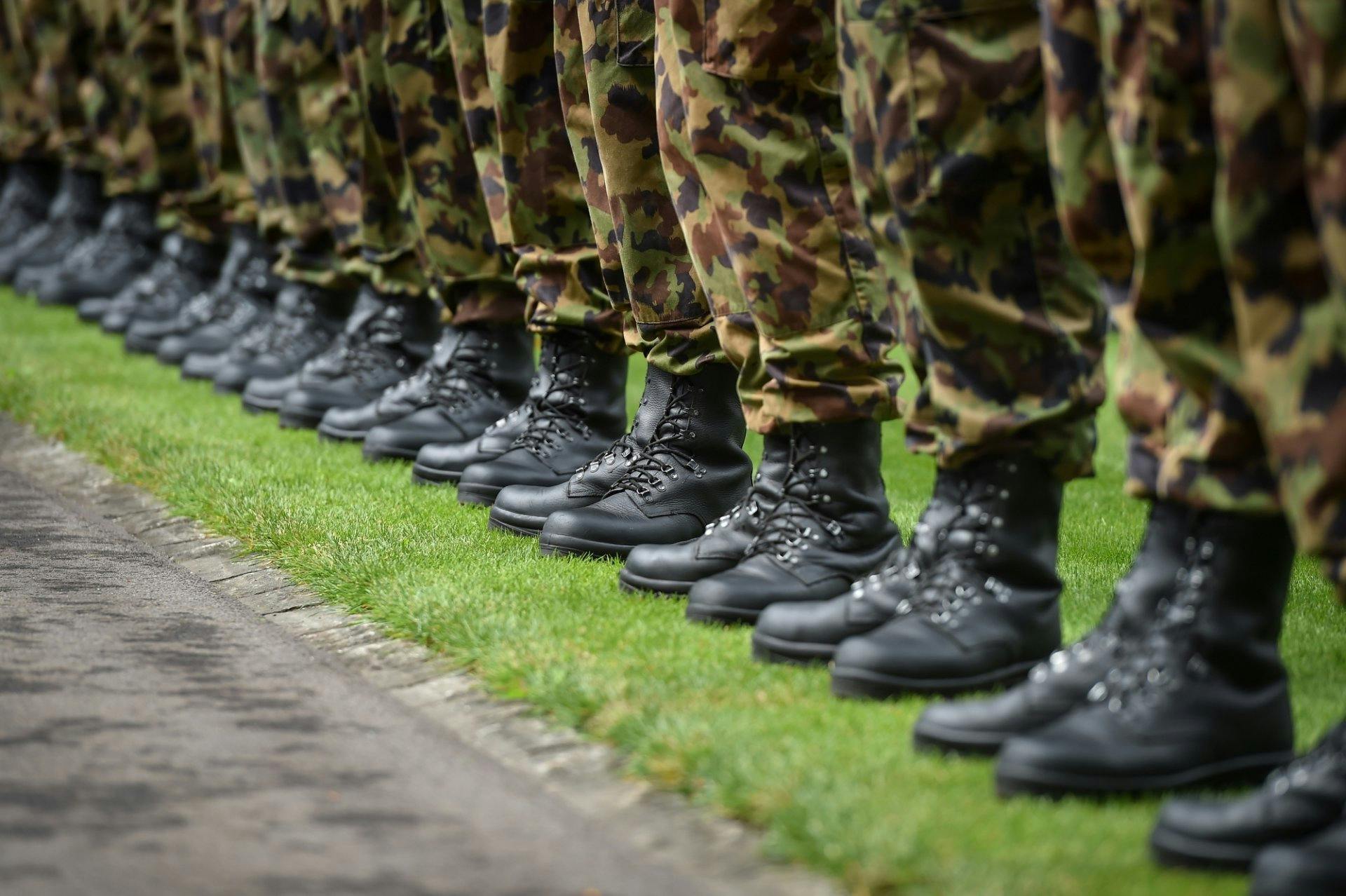 Bei langen Märschen im Militär gehört Zincream Medinova ins Gepäck.