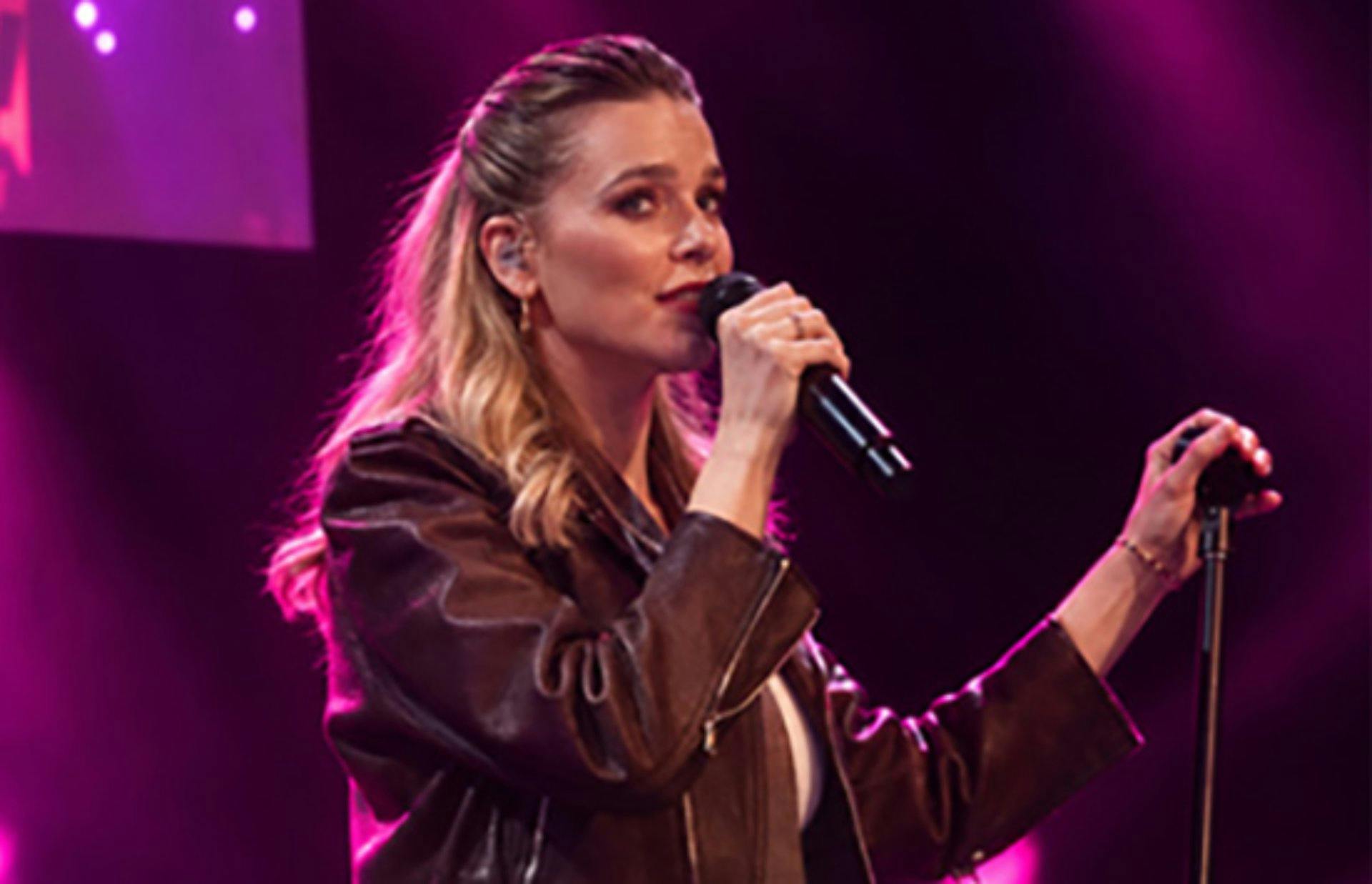 Gianina Fabbricatore: Die Pink Ribbon Music Show zeigt auf besondere Weise, wie Musik Menschen verbindet und gleichzeitig Bewusstsein und Mut schaffen...