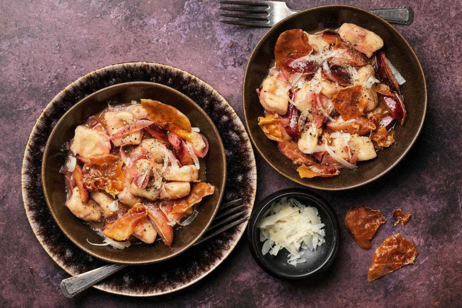 Gnocchis au jambon cru et aux pruneaux